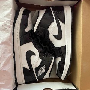 Air Jordan 1 Mid SE All Star 2021 , Black & white 8.5 Men